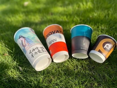 Tamaños comunes de vasos de papel para café y sus usos